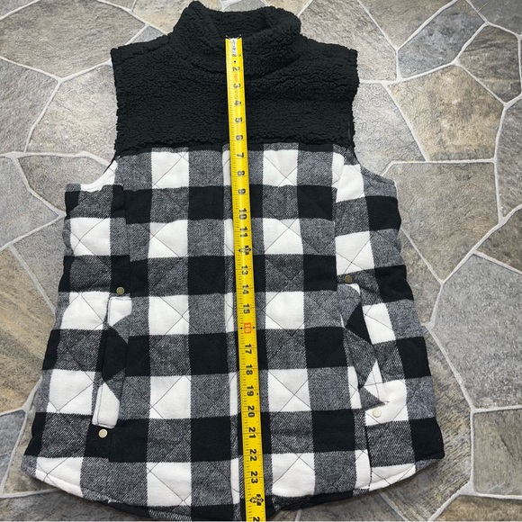 Maurices Black Buffalo Plaid Sherpa Block Vest - Picture 11 of 11